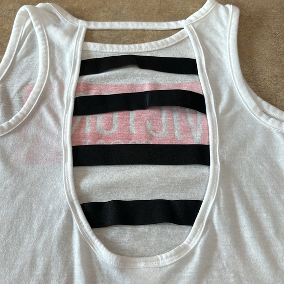 Women’s Victoria’s Secret, tank top size medium - Picture 4 of 5